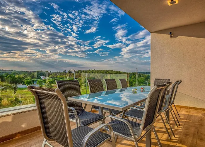 Villa Am Mit Pool & Kinderpool - Leon's Homes Medulin