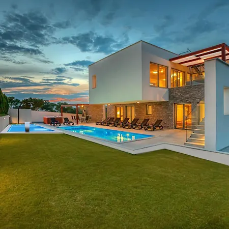 Am Mit Pool & Kinderpool - Leon's Homes Vila Medulin