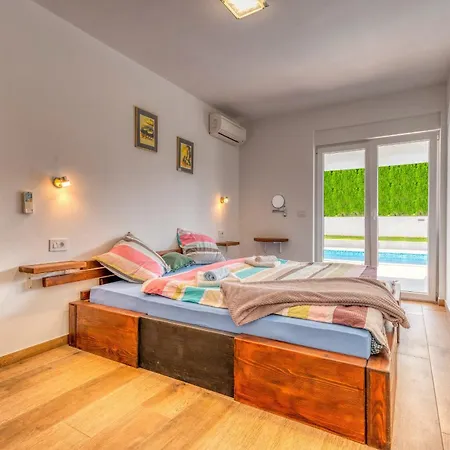 Am Mit Pool & Kinderpool - Leon's Homes Medulin