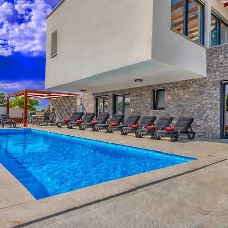 Willa Am Mit Pool & Kinderpool - Leon's Homes