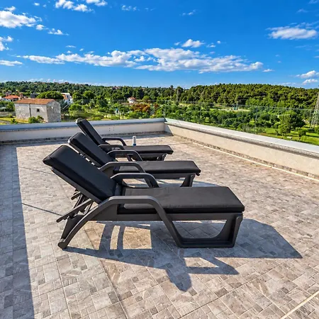 Am Mit Pool & Kinderpool - Leon's Homes Willa *