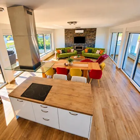 Am Mit Pool & Kinderpool - Leon's Homes Medulin