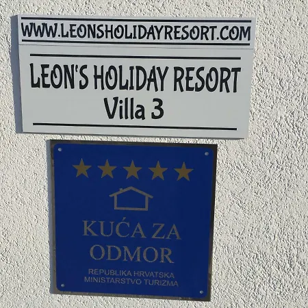 Am Mit Pool & Kinderpool - Leon's Homes Vila
