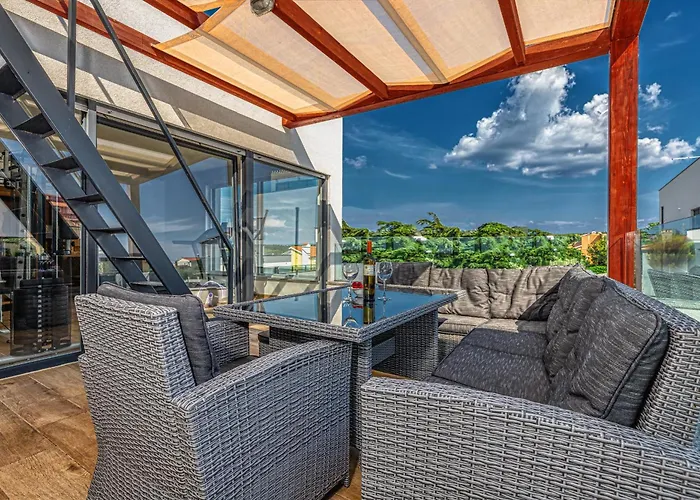Am Mit Pool & Kinderpool - Leon's Homes Villa *